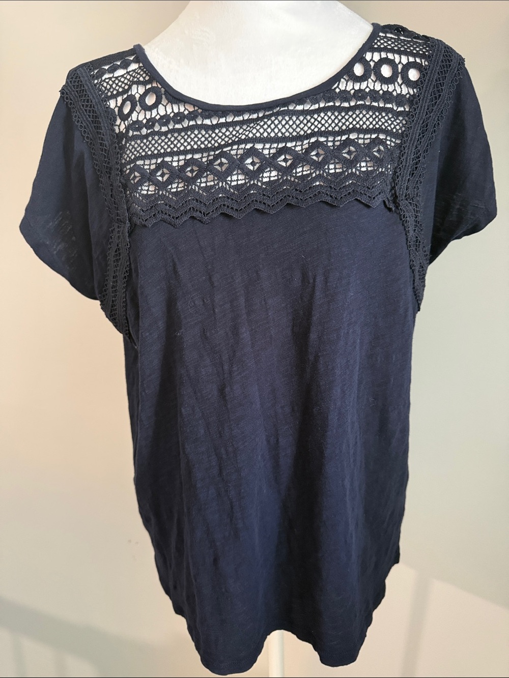 Loft Women's Navy Lace Yoke Short Sleeve Top Sz Medium